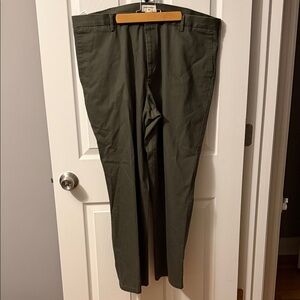 Dockers Men's Olive Chinos